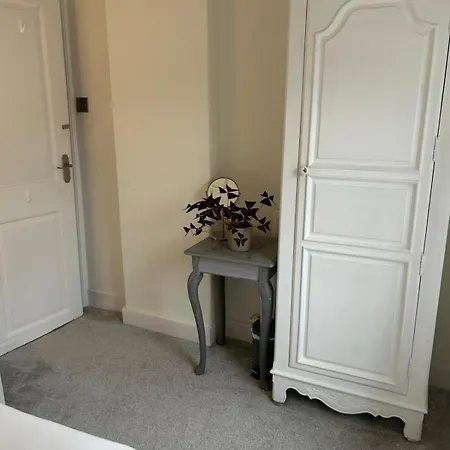 Single Room In Georgian Masionette Blandford Forum Exterior photo