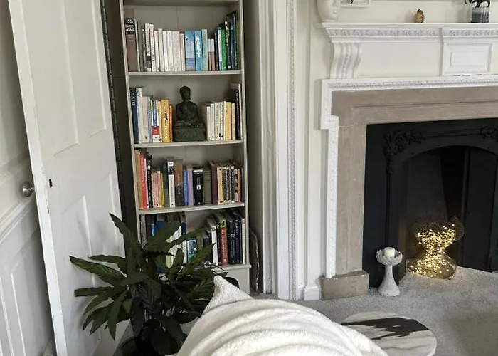 Single Room In Georgian Masionette